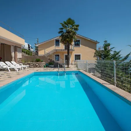 La By Interhome * Lovran