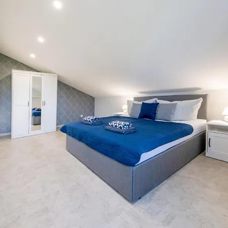 La By Interhome * Lovran