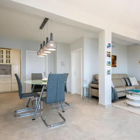 La By Interhome Tatil Evi Lovran