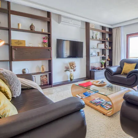 Ferienhaus La By Interhome