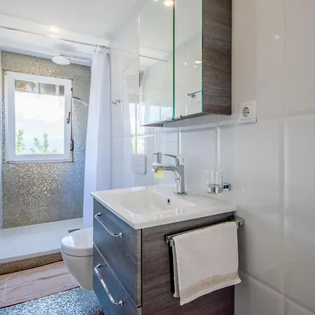 La By Interhome *
