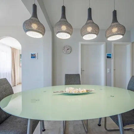 La By Interhome * Lovran