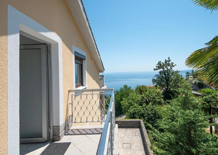 Feriehus La By Interhome *