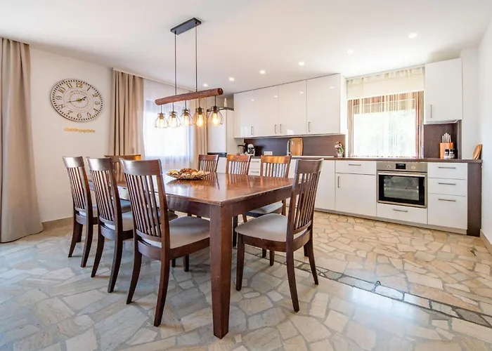 La By Interhome * Lovran