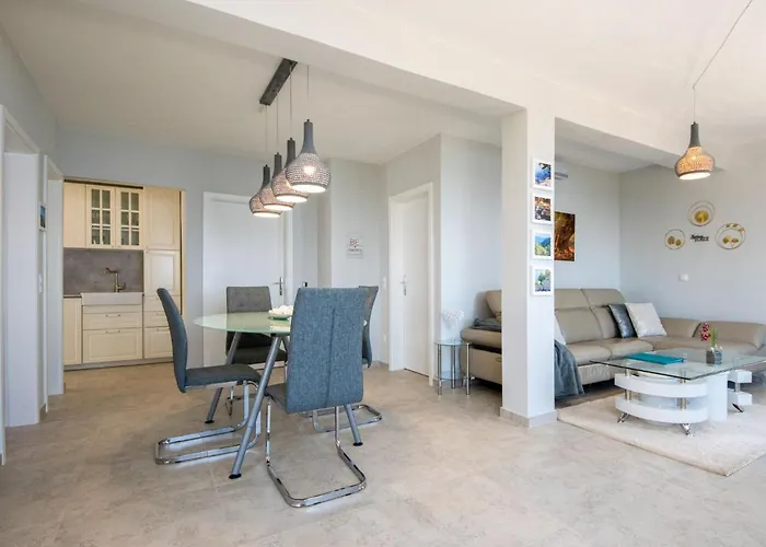 La By Interhome Feriehus Lovran